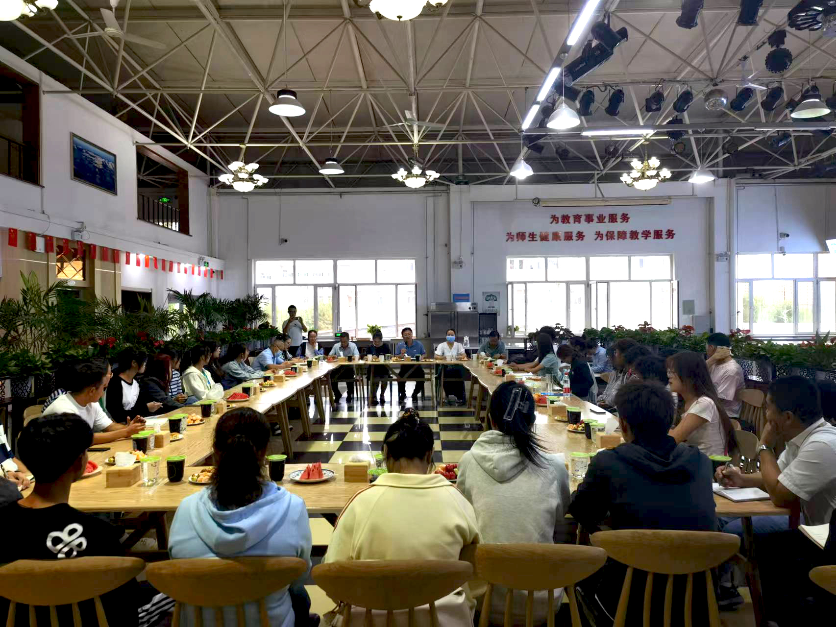 951ccf848bfb4439acfebab87ce95534.jpg 9.19食堂座谈会.jpg