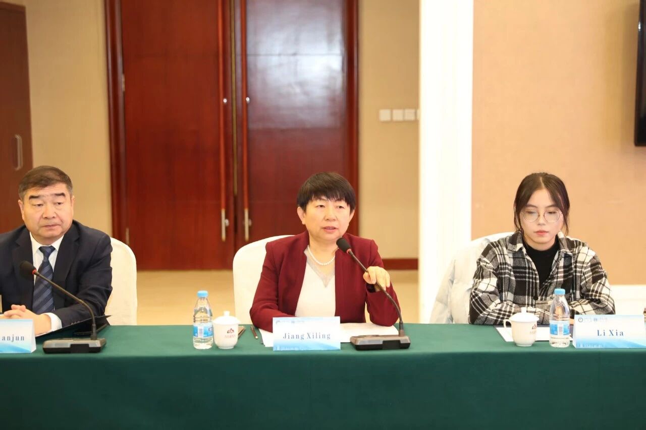 adb1d92959154d40bee6bfcec10c6f16.jpg