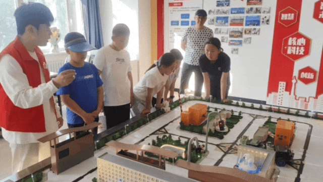 820c852e7b6e4464925b1755284584e7.gif