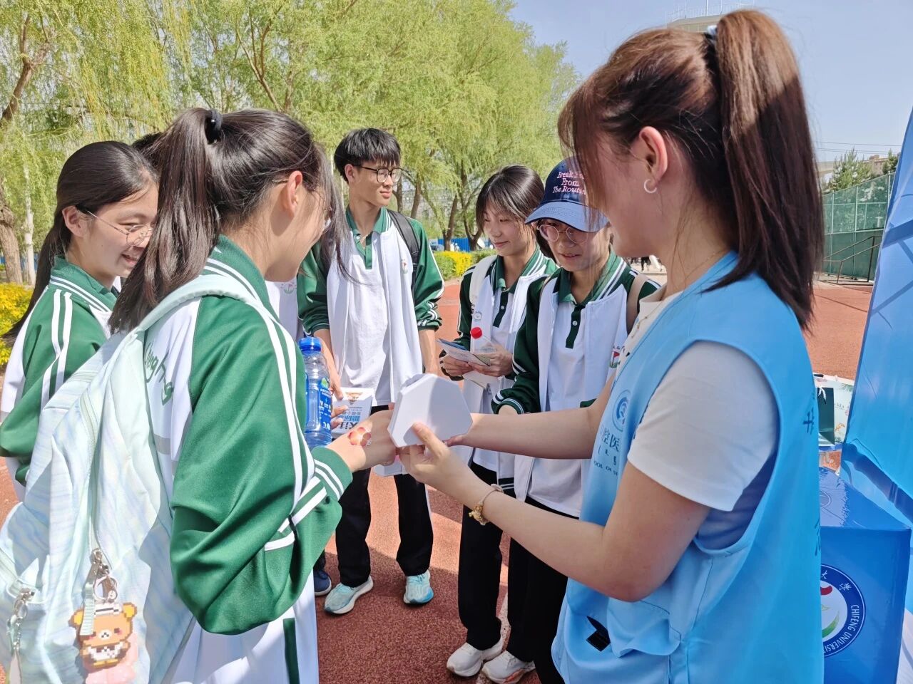aae81b97921e4600bb84b1a5820302a7.jpg