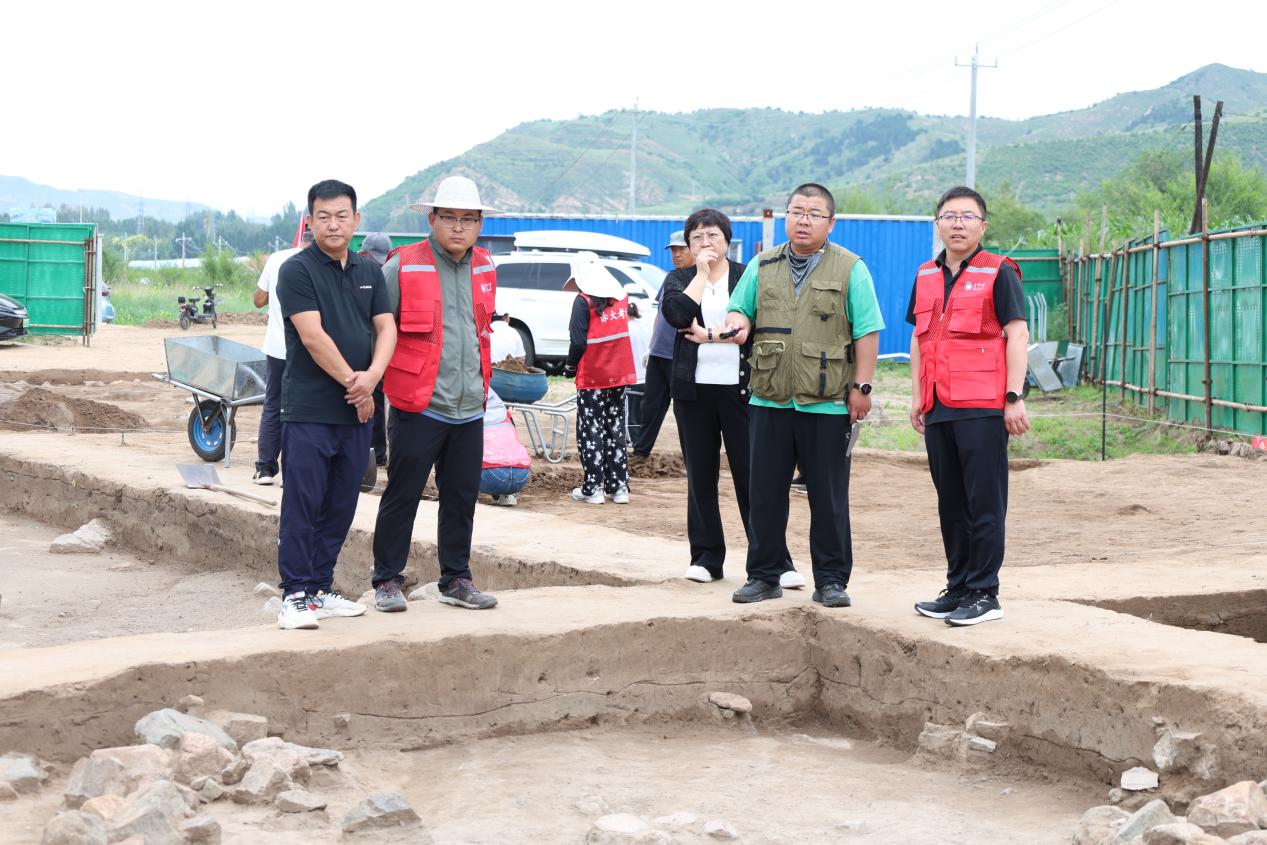 孙永刚副校长赴喀喇沁旗考古实习工地调研指导