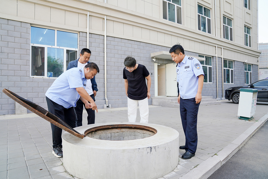 张艳副校长带队开展暑假前校园安全专项检查