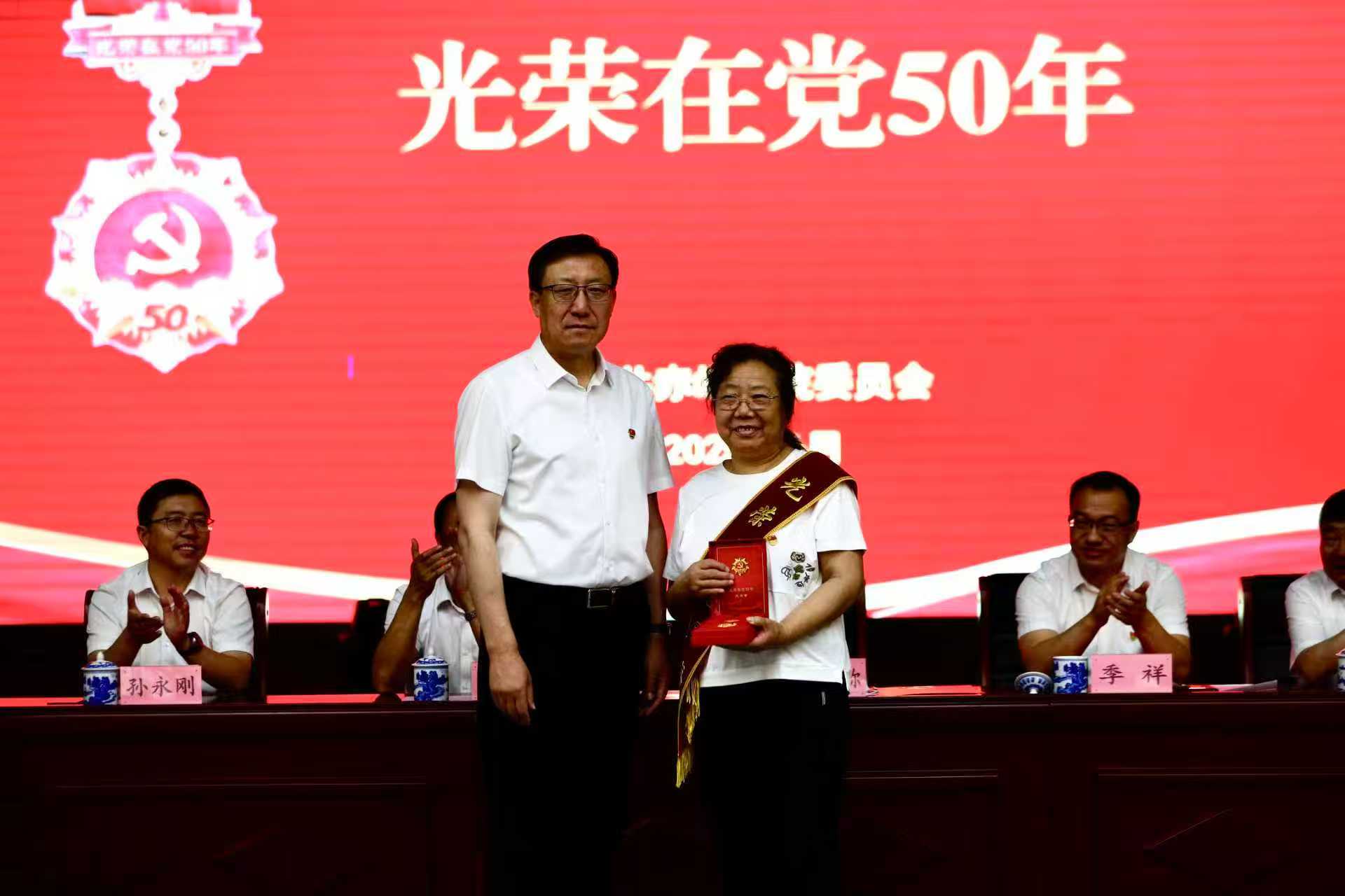 dd562d438a2041af9b86437d02c8a1aa.jpg